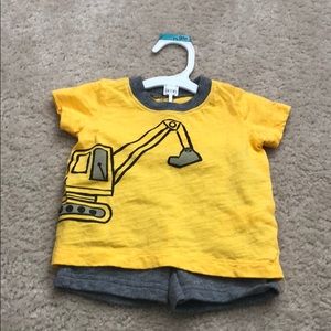 NWOT Carters Baby Boys 2 Piece Set
